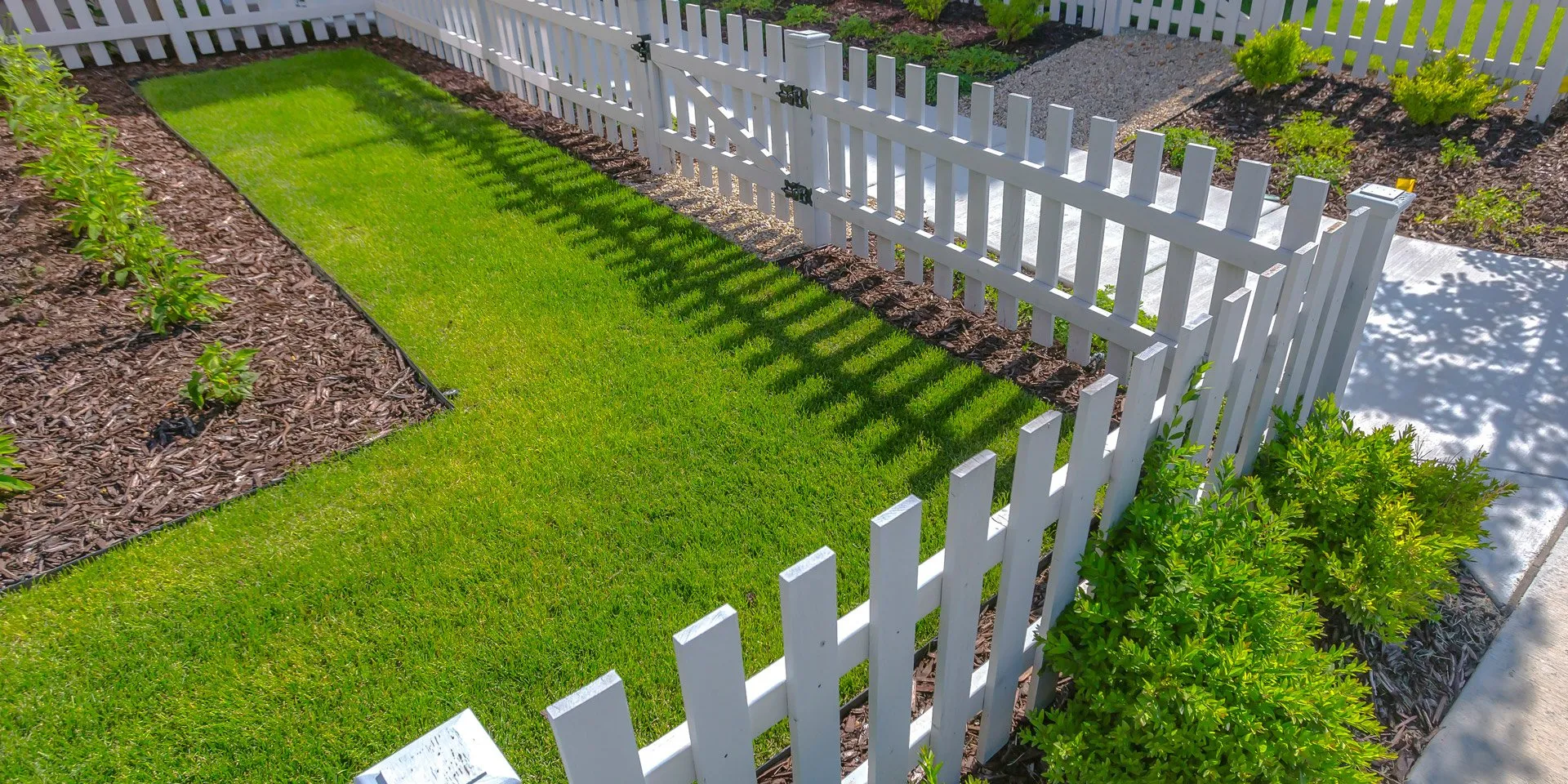 approved garden fencing company in buckinghamshire